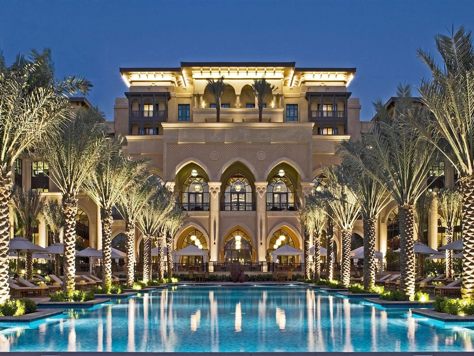 Palace Downtown Hotel 5*